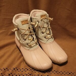 Sperry Women's Pink and Cream Winter Boots